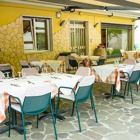 Albergo Olivo Belluno Veronese Exterior foto